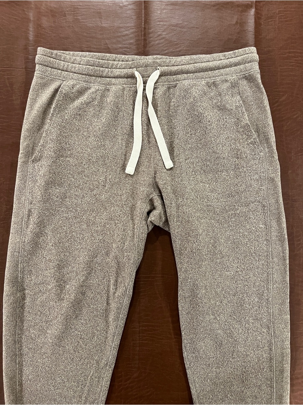 Banana Republic Men’s Tan Jogger Pants - Size Large